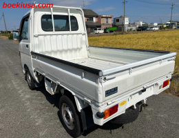 1996 Daihatsu Hijet, Mini Truck  Drive: 4WD  - Engine: 660 cc - Condition: 4/B - Mileage: 55819 mi