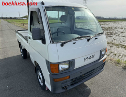1997 Daihatsu Hijet, Mini Truck  Drive: 4WD  - Engine: 660 cc - Condition: 4/B - Mileage: 44626 mi