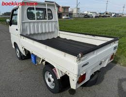 1997 Daihatsu Hijet, Mini Truck  Drive: 4WD  - Engine: 660 cc - Condition: 4/B - Mileage: 44626 mi