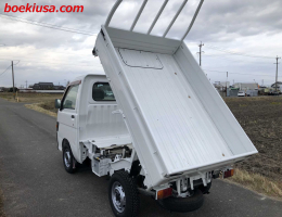 1996 Daihatsu Hijet, Mini Dump  Drive: 4WD  - Engine: 660 cc - Condition: 4/B - Mileage: 32431 mi