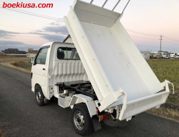 1996 Daihatsu Hijet, Mini Dump  Drive: 4WD  - Engine: 660 cc - Condition: 4/C - Mileage: 82343 mi