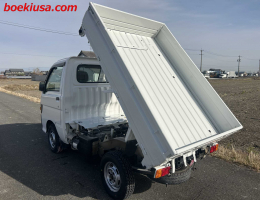 1996 Daihatsu Hijet, Mini Dump  Drive: 4WD  - Engine: 660 cc - Condition: 4/B - Mileage: 31557 mi