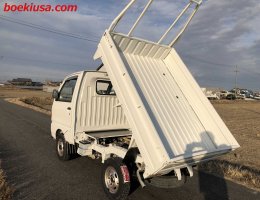 1994 Mitsubishi Minicab, Mini Dump  Drive: 4WD  - Engine: 660 cc - Condition: 4/C - Mileage: 12989 mi