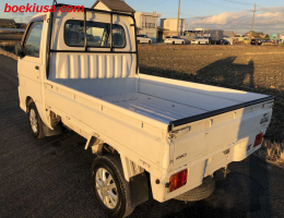 1999 Daihatsu Hijet, Mini Truck  Drive: 4WD  - Engine: 660 cc - Condition: 4/B - Mileage: 57080 mi