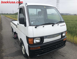 1997 Daihatsu Hijet, Mini Truck  Drive: 4WD  - Engine: 660 cc - Condition: 4/B - Mileage: 55387 mi