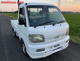 1999 Daihatsu Hijet, Mini Truck  Drive: 4WD  - Engine: 660 cc - Condition: 4/B - Mileage: 54056 mi