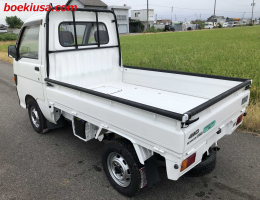 1995 Daihatsu Hijet, Mini Truck  Drive: 4WD  - Engine: 660 cc - Condition: 4/B - Mileage: 27547 mi