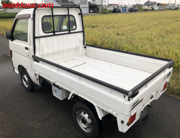 1997 Daihatsu Hijet, Mini Truck  Drive: 4WD  - Engine: 660 cc - Condition: 4/B - Mileage: 31050 mi
