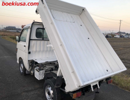 1996 Daihatsu Hijet, Mini Dump  Drive: 4WD  - Engine: 660 cc - Condition: 4/B - Mileage: 20115 mi