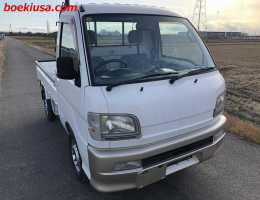 1999 Daihatsu Hijet, Mini Truck  Drive: 4WD  - Engine: 660 cc - Condition: 4/B - Mileage: 72262 mi