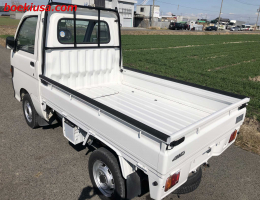 1998 Daihatsu Hijet, Mini Truck  Drive: 4WD  - Engine: 660 cc - Condition: 4/B - Mileage: 43743 mi