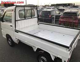 1999 Daihatsu Hijet, Mini Truck  Drive: 4WD  - Engine: 660 cc - Condition: 4/C - Mileage: 43159 mi