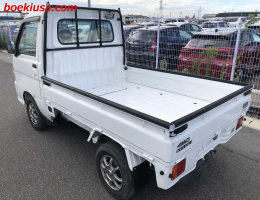 2000 Daihatsu Hijet, Mini Truck  Drive: 4WD  - Engine: 660 cc - Condition: 4/B - Mileage: 28047 mi